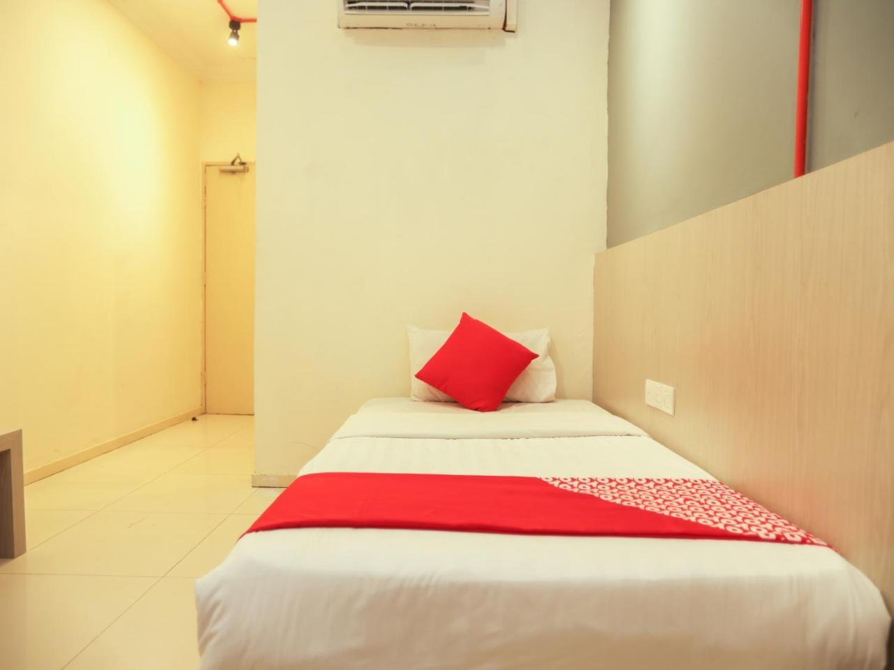 Oyo 727 Hotel Rafflesia Kota Kinabalu Buitenkant foto