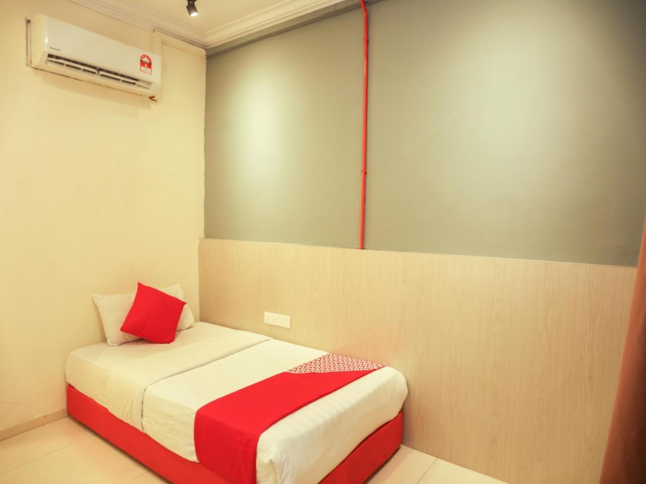 Oyo 727 Hotel Rafflesia Kota Kinabalu Buitenkant foto