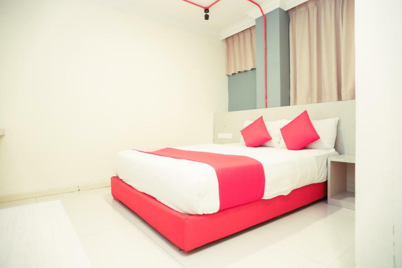 Oyo 727 Hotel Rafflesia Kota Kinabalu Buitenkant foto